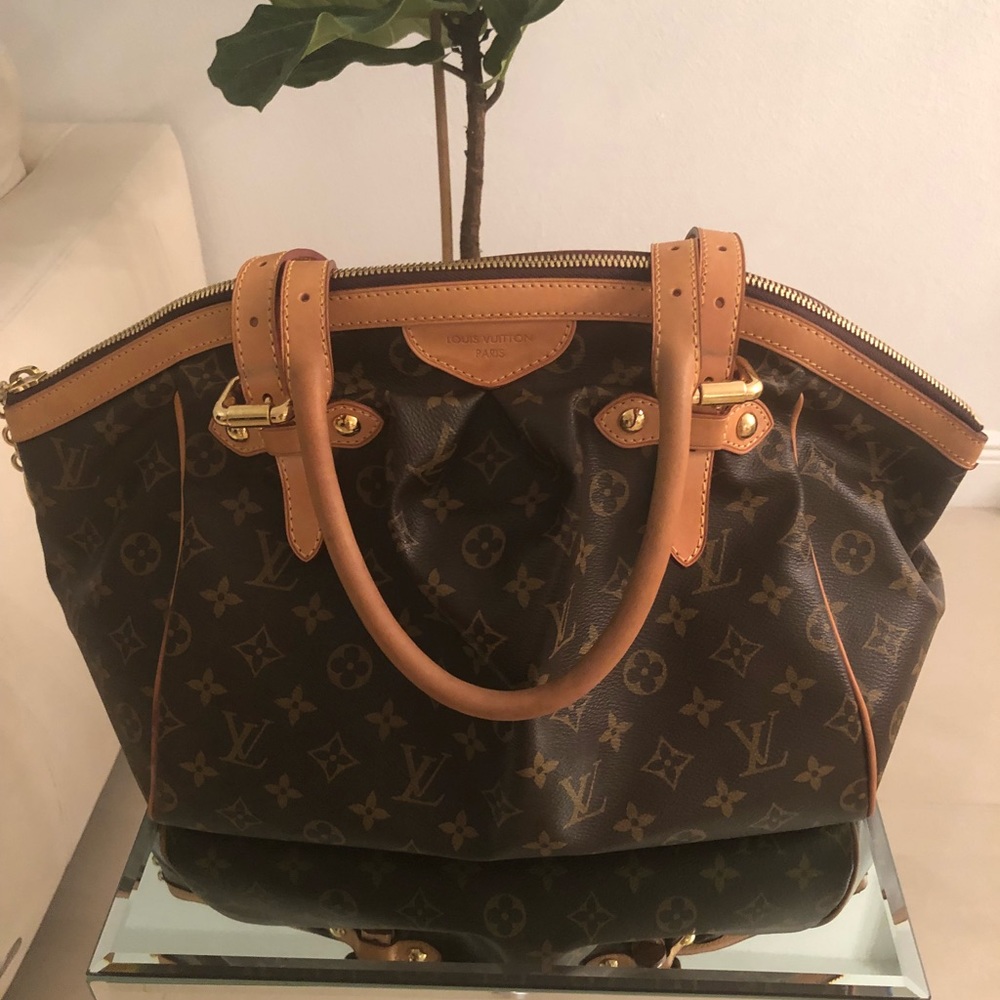 Authentic Louis Vuitton Tivoli GM!